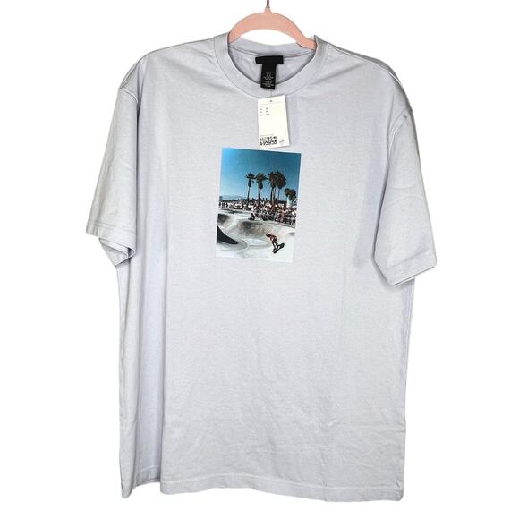 H & M Other - H & M LOOSE FIT PRINTED skateboarder T-SHIRT size Small